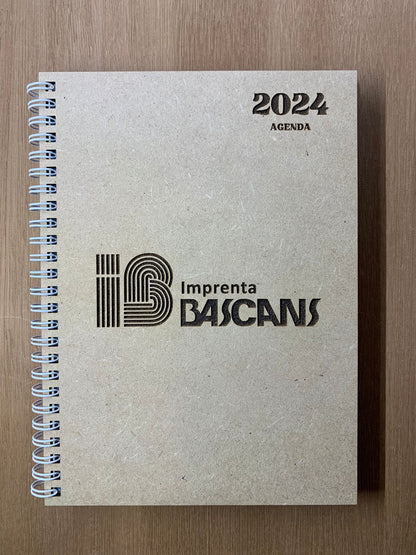 Agenda de Madera Exclusiva 2024 con Grabado Personalizado - Imprenta Bascans